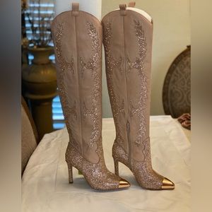 Gianni Bini Katyannatwo Pearly Sand Rhinestone Boots Size 7